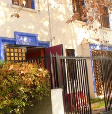 Fachada de Casona del Abuelo en Ñuñoa